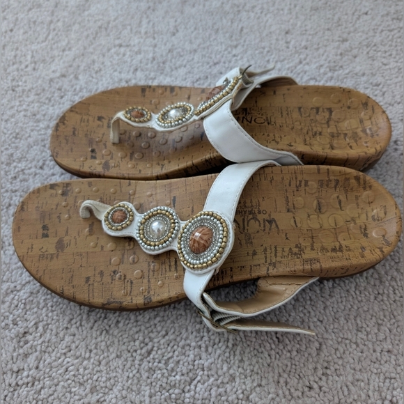 Vionic Adelie White Beaded Thong Comfort Orthotic Sandals Flip Flop Slides Sz 9 - Picture 3 of 10